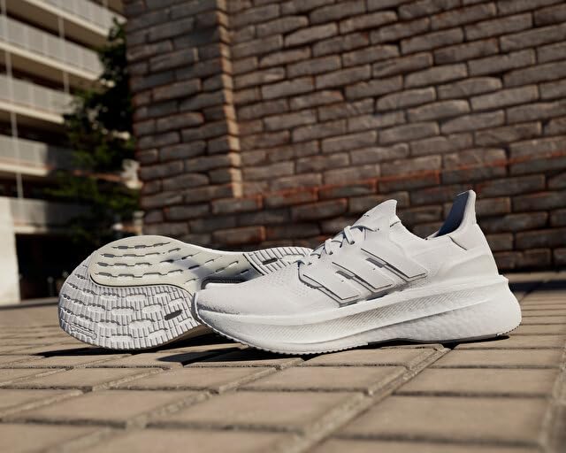 Adidas Ultraboost 22 Running Shoes